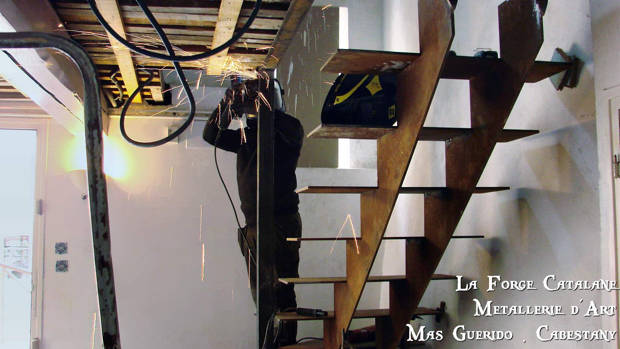 escalier limons cremaillere lisse decoupe laser marches fer 12 forge catalane.jpg